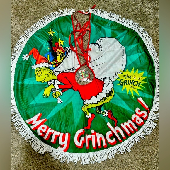 Christmas Tree Skirt - Picture 1 of 3